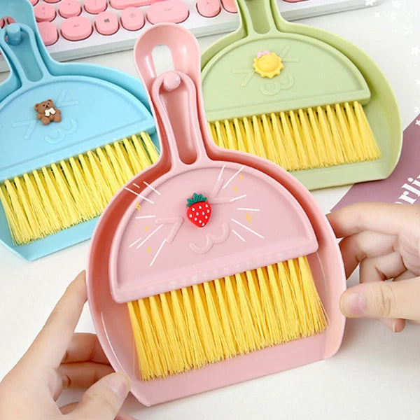 Set of 4 Mini Broom Child Multipurpose Crevice Cleaning Brush Desk